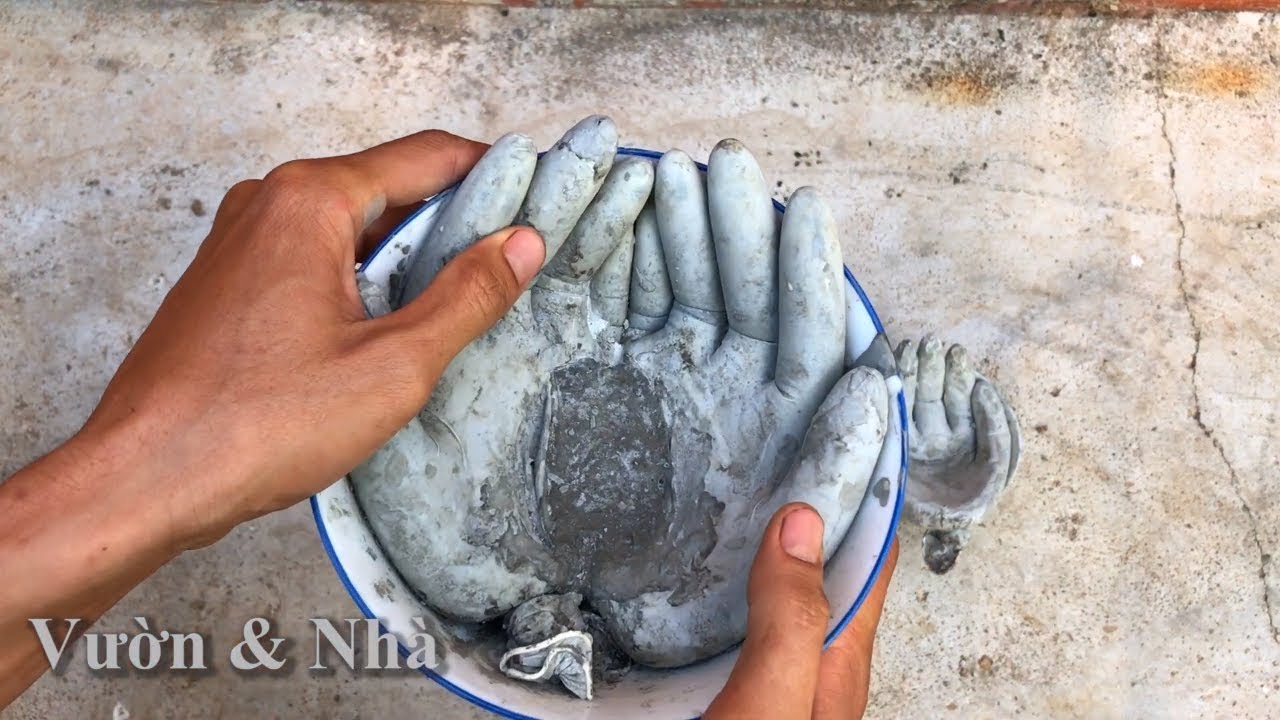 CEMENT CRAFT IDEAS - Hand shaped flower pot - DIY