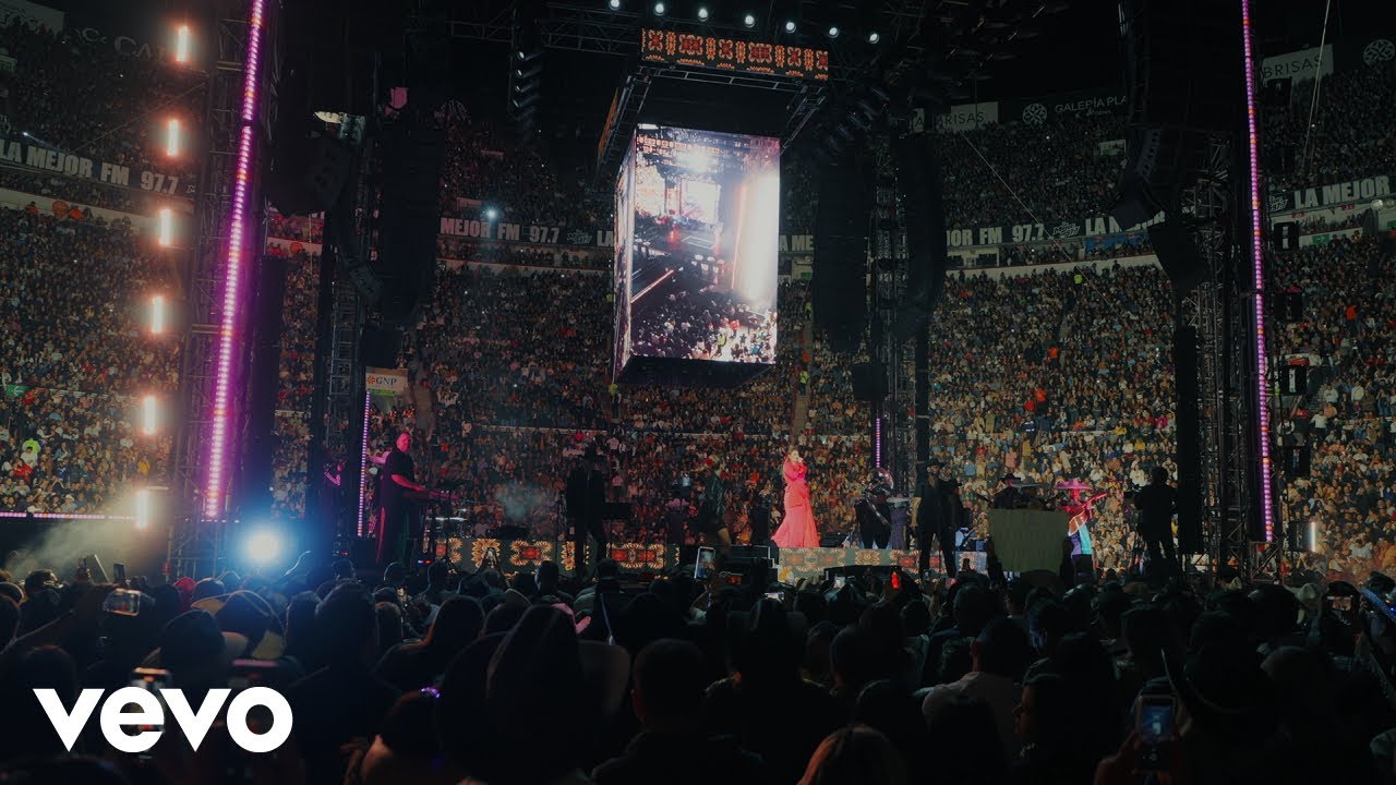 Yuridia - ¿Con Qué Se Pega Un Corazón? (En Vivo Desde la Plaza de Toros la México)