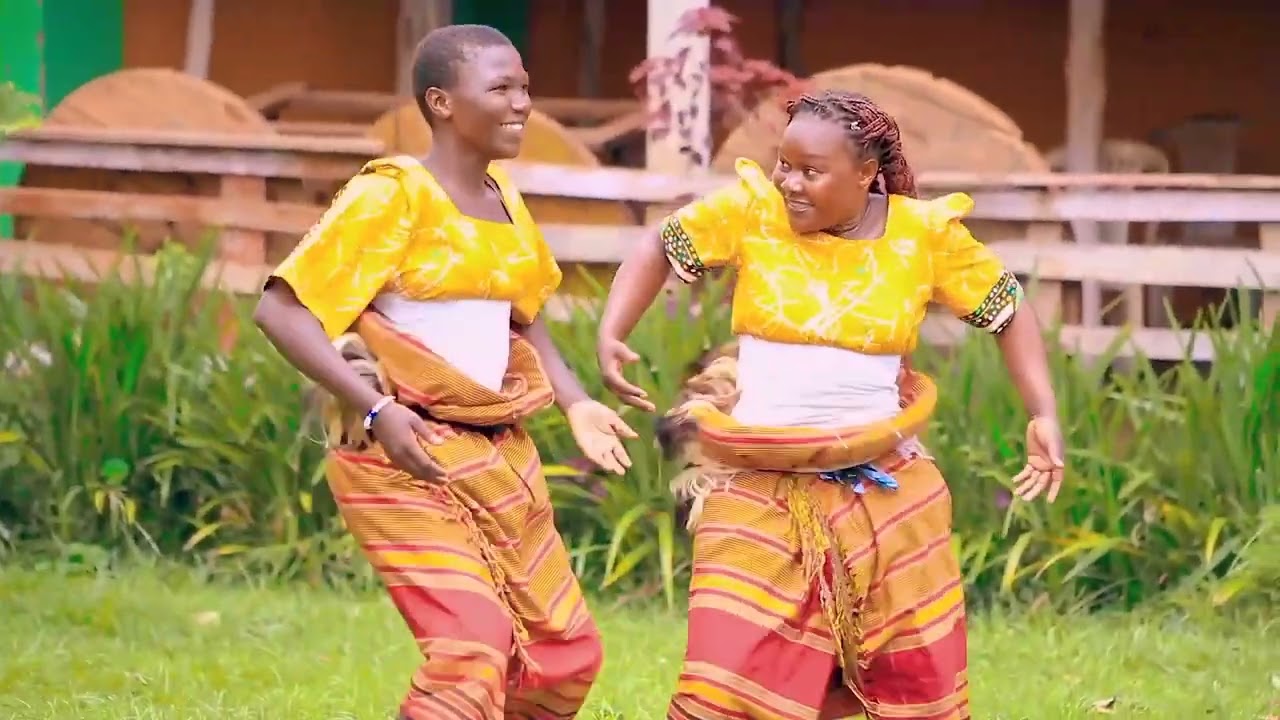 MR YAZO OMUDONGOLE   OSILIKANGA OFFICIAL VIDEO