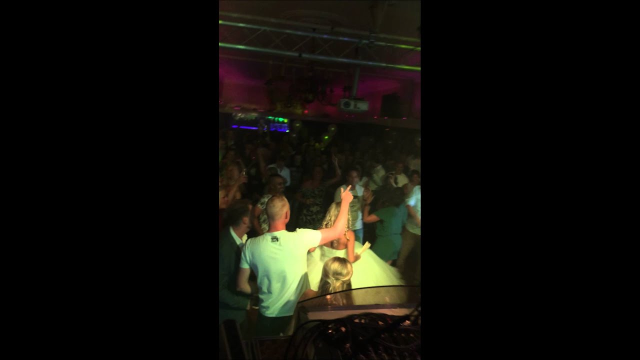 Hardcore-bruiloft in Cromvoirt [beeld: Traffic Sound]