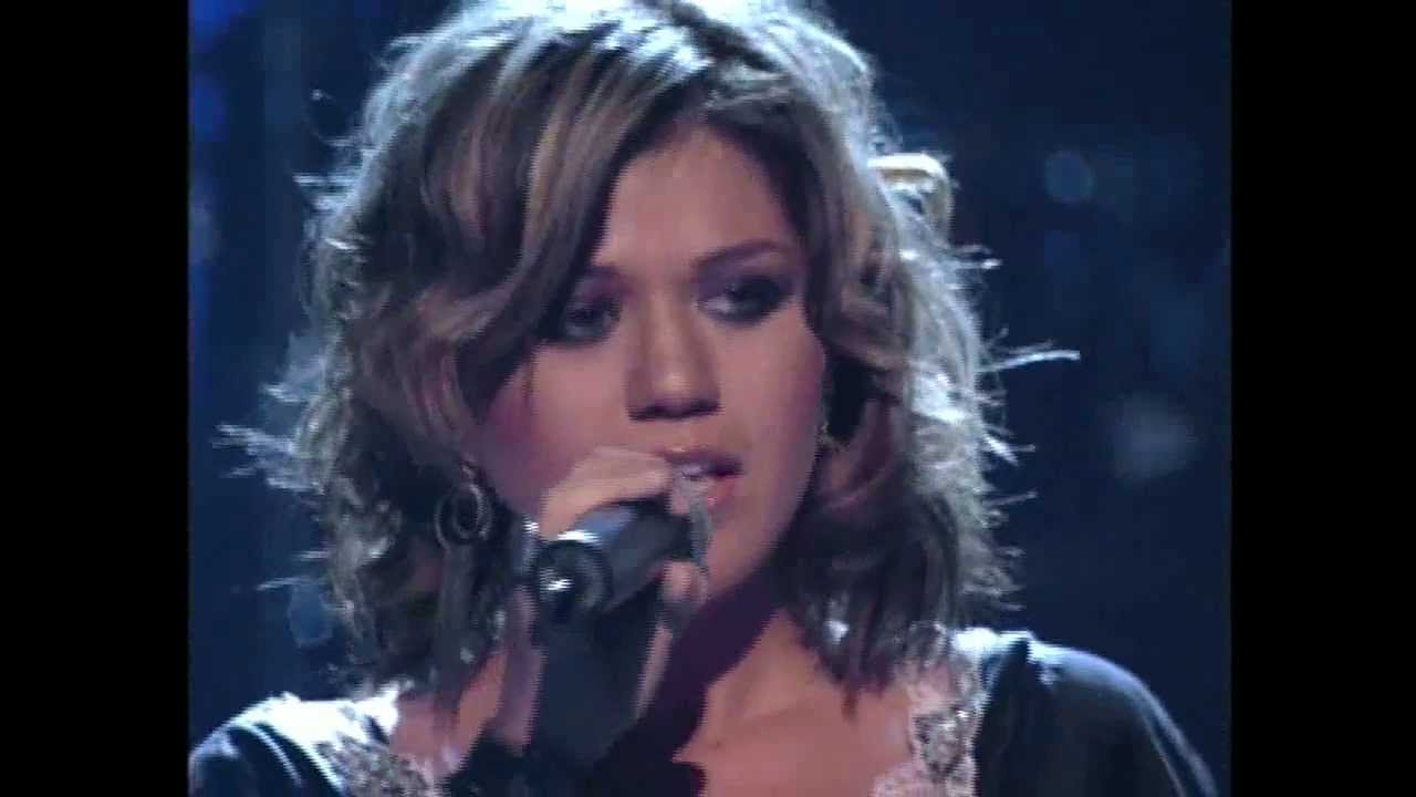 Kelly Clarkson - LOW - Live @ Teen Choice Awards 2003
