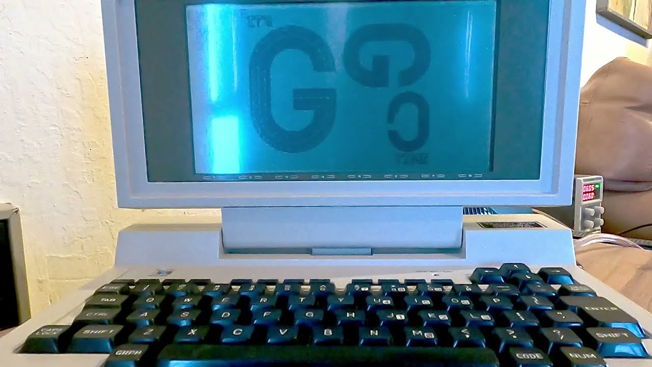 The 1984 Tandy 200 / TRS-80 Model 200 Mandelbaum Timelapse - 7 Hours!
