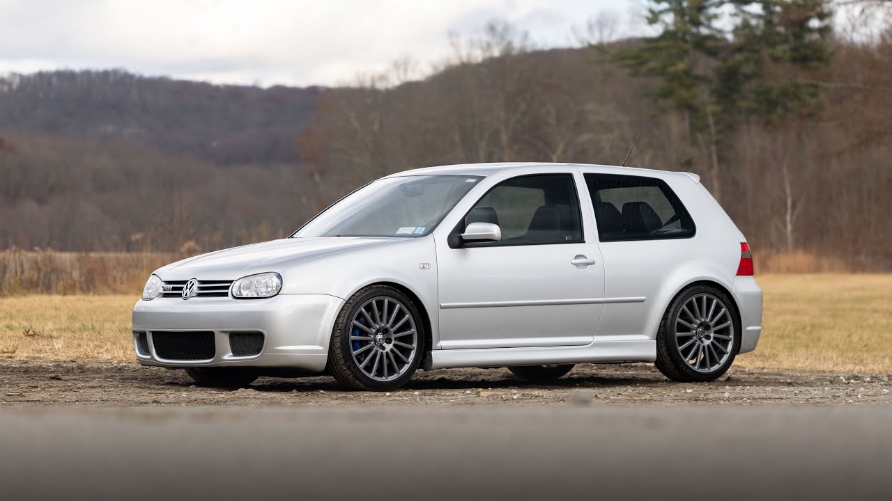 Volkswagen R32 6-Speed | Admired Drives