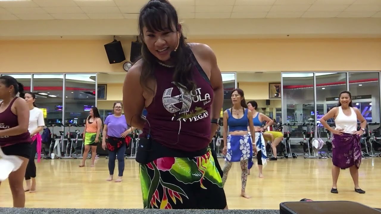 HOT HULA fitness Saturday with Candice