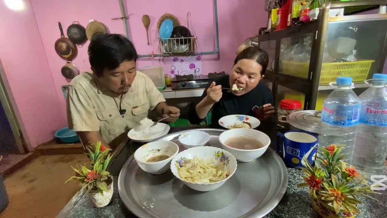 ប្រពន្ធខ្ញុំចិតបន្លែត្រាំងយកមកឆាជាមួយពងទា , cambodia cooking village