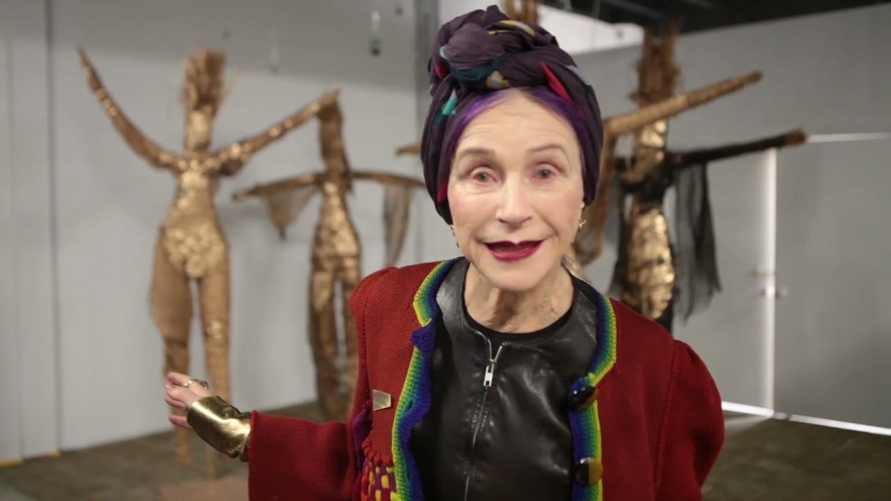 Behind the Scenes: The Making of the Looking Glass with Beatrix Ost