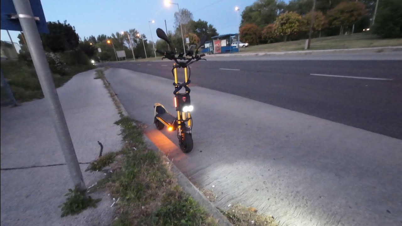 Kaabo Wolf King GTR Kijelző GPS szerinti sebességet mutat.