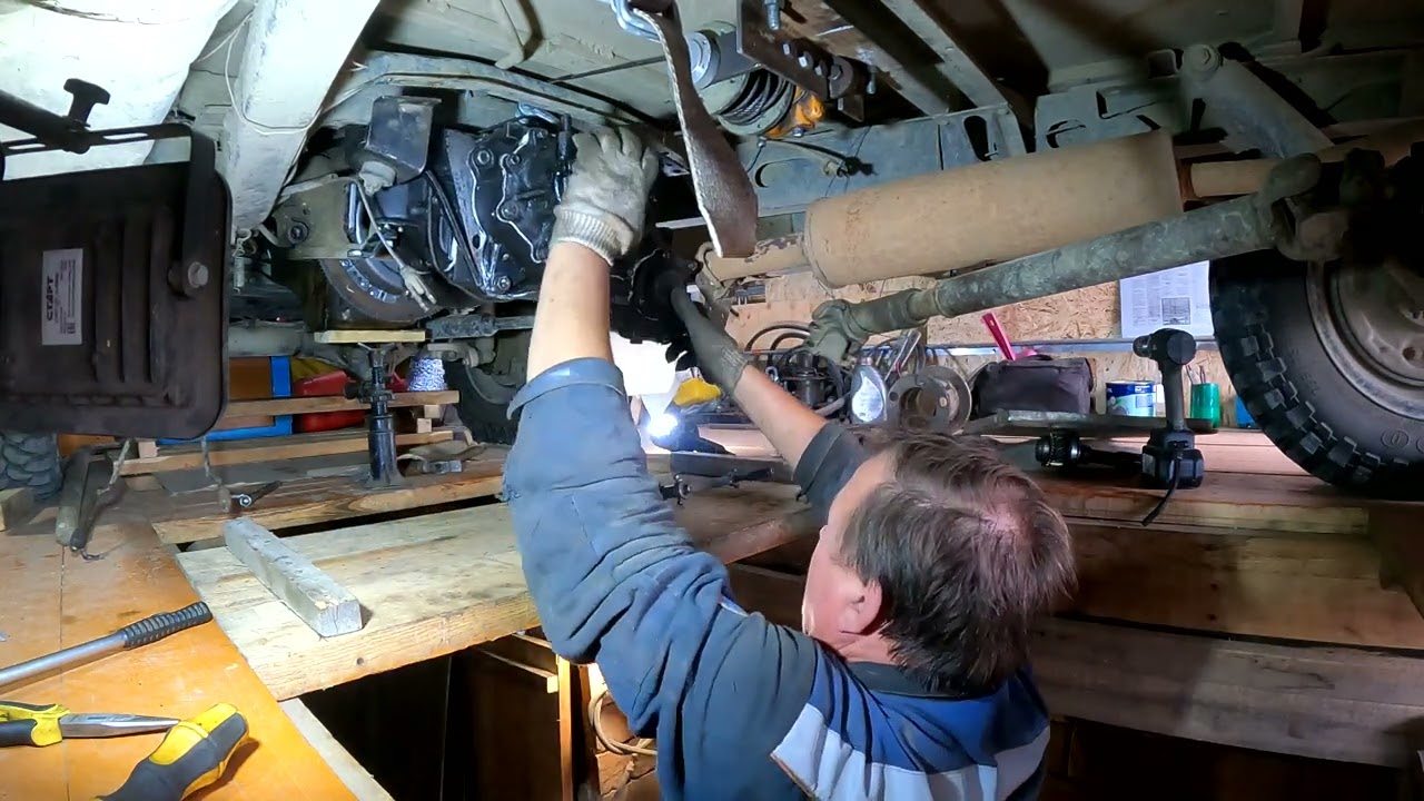 Снятие и установка коробки на УАЗ буханка при помощи лебедки