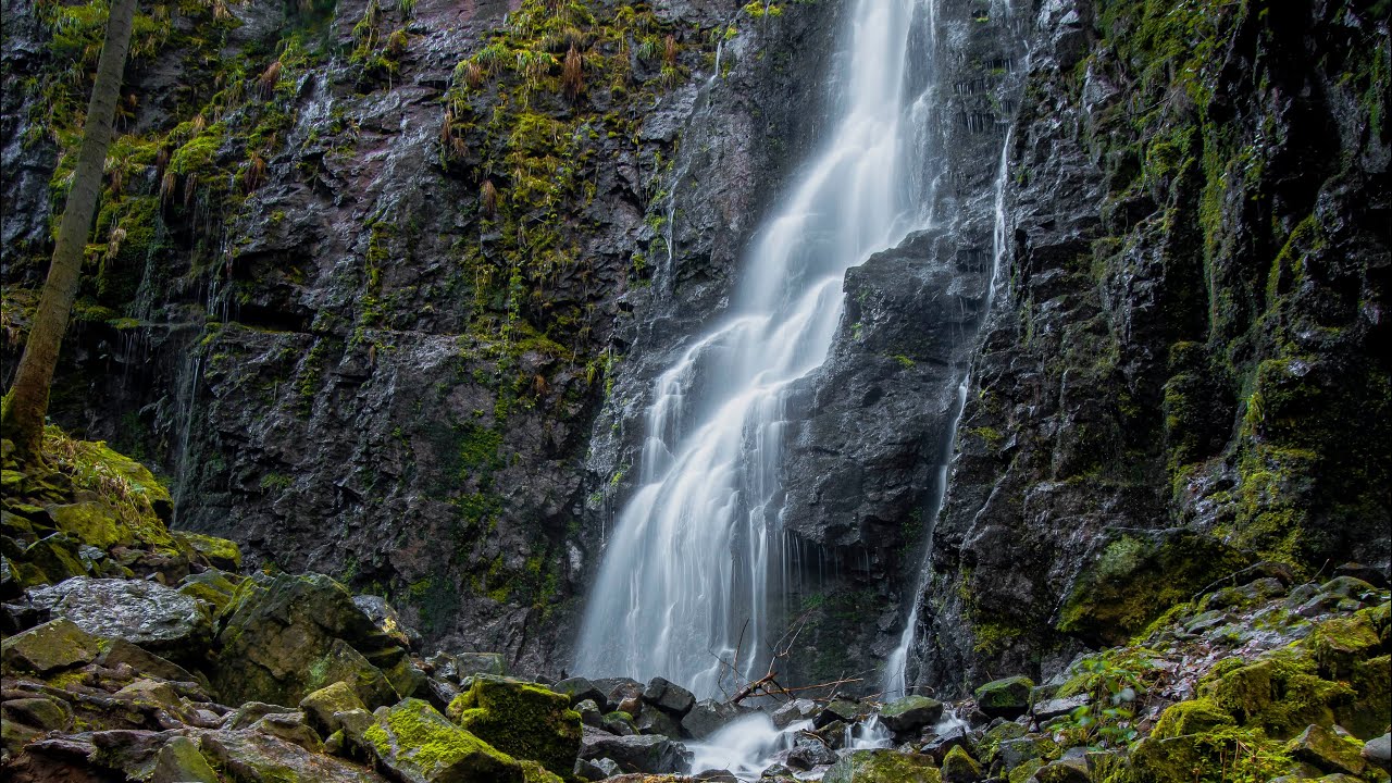 Wanderung zum Burgbach Wasserfall + Fotografie des Wasserfalls