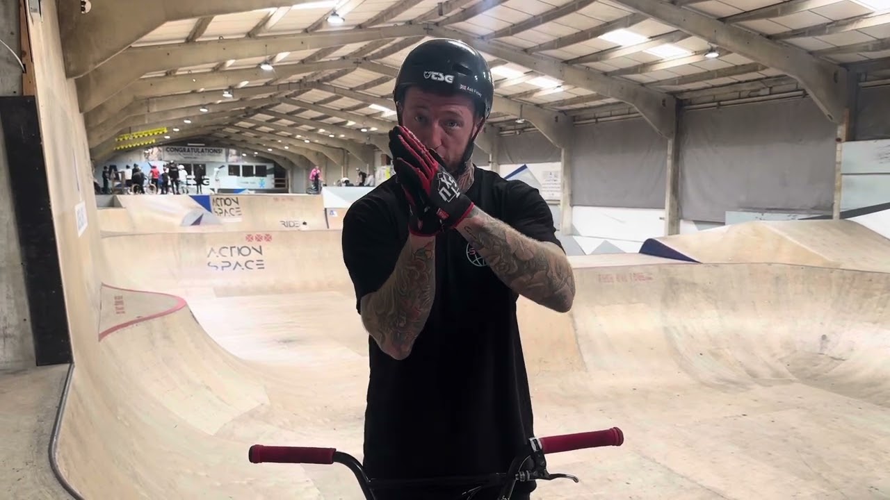 How to flair with Ash Finlay