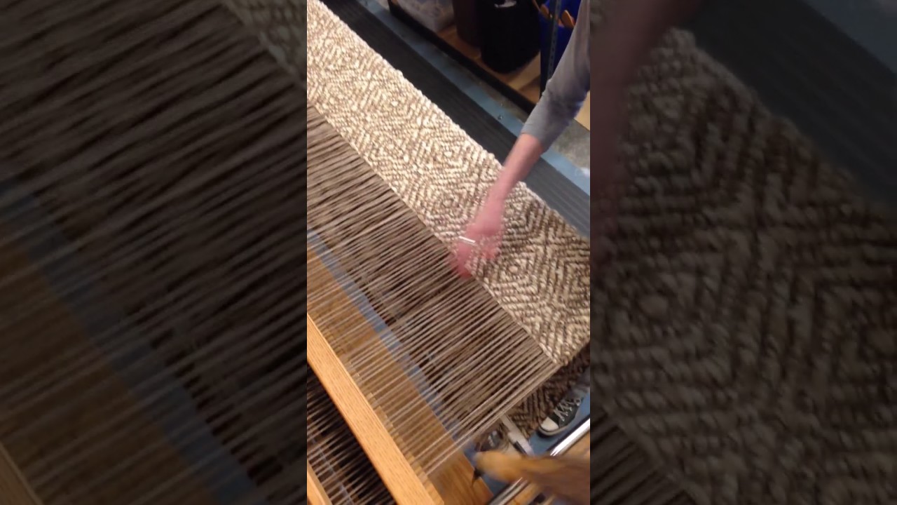 Meg Hand Weaving Rugs at Auda Sinda.