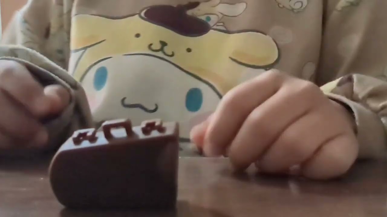 耳かきで色々こするASMR