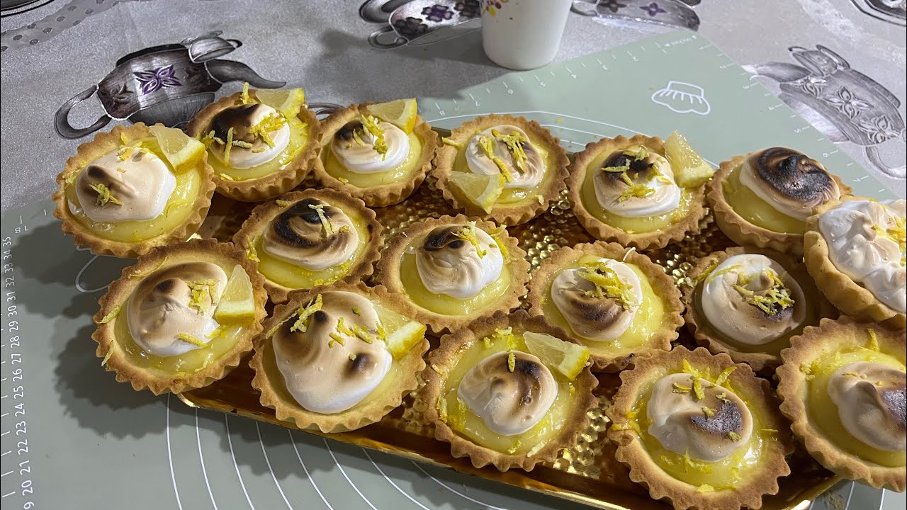مطبخ أم صبرينة ❤️ mini Tartes  au citron 🍋 avec une crème au citron 🍋 et meringue suisse 🇨🇭 