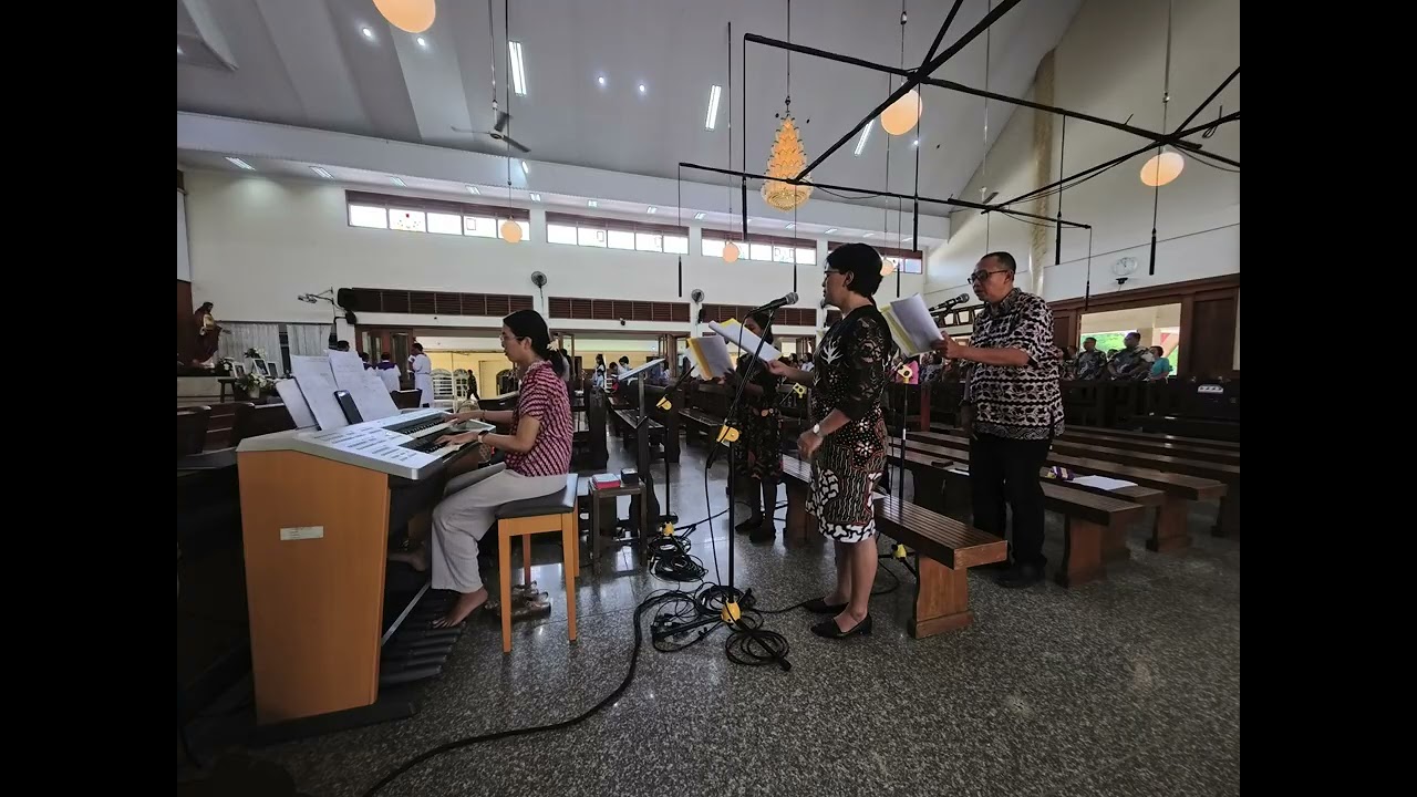 Nderek Dewi Maria oleh Philia | Cantus Dei
