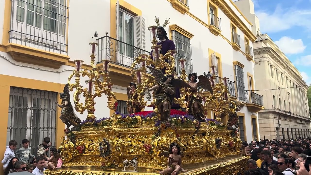 Semana Santa 2025. Lunes Santo en Sevilla 4K