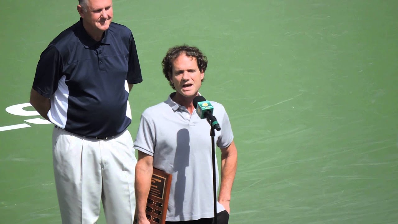 Matt Cronin receives BNP Paribas Open's 2015 Media Award