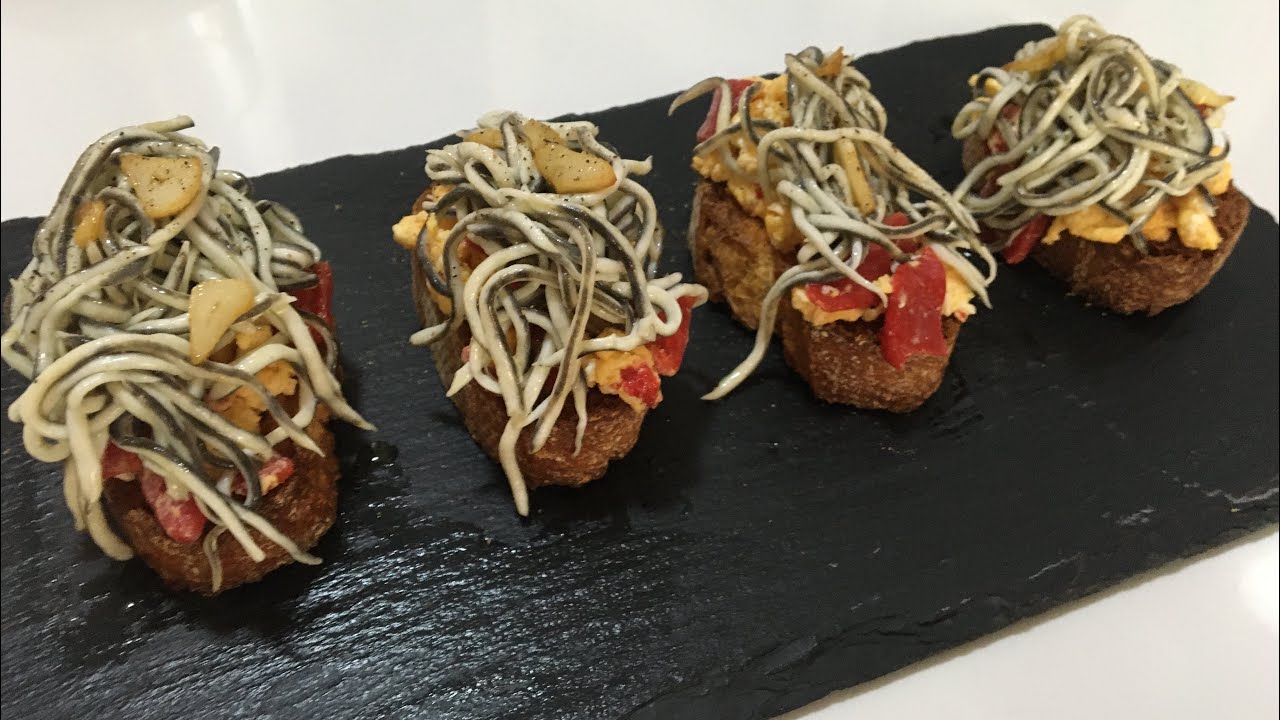 TOSTA DE GULAS Y REVUELTO DE PIQUILLOS¡Te Sorprenderá¡un bocado exquisito ¡