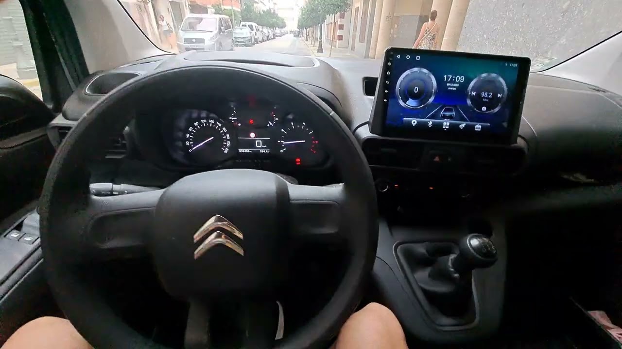 Citroen Berlingo 2020, pantalla Android 9