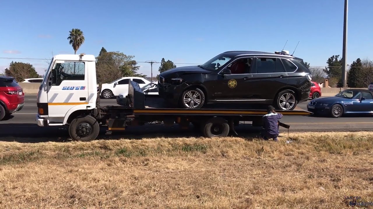 Blue Light Brigade crash on M1 South Highway in Johannesburg