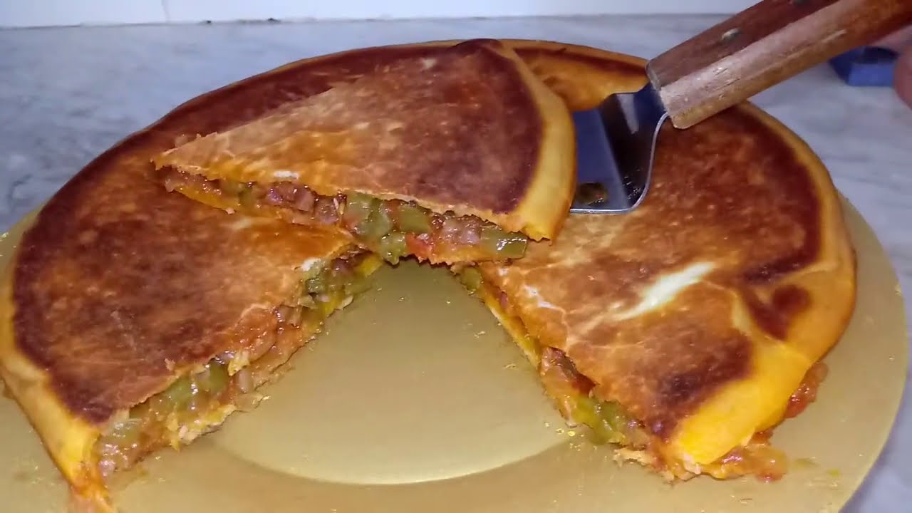 فطيرة محشية/بدون فرن /بعحينة هشة وطرية وناعمة و حشو اقتصادي و لذيذ جدا بدون لحوم  🇩🇿