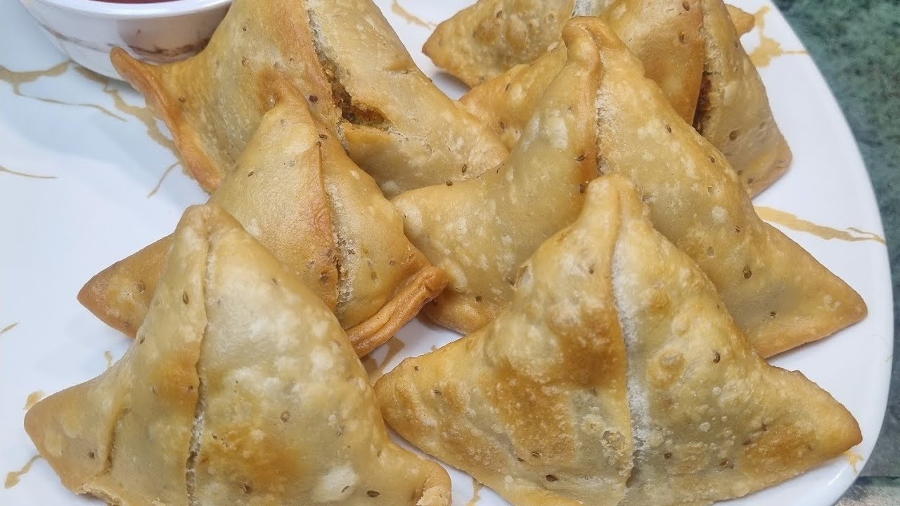 खमंग आणि कुरकुरीत समोसे | Street Style Samosa at Home | Snehal’s Kitchen