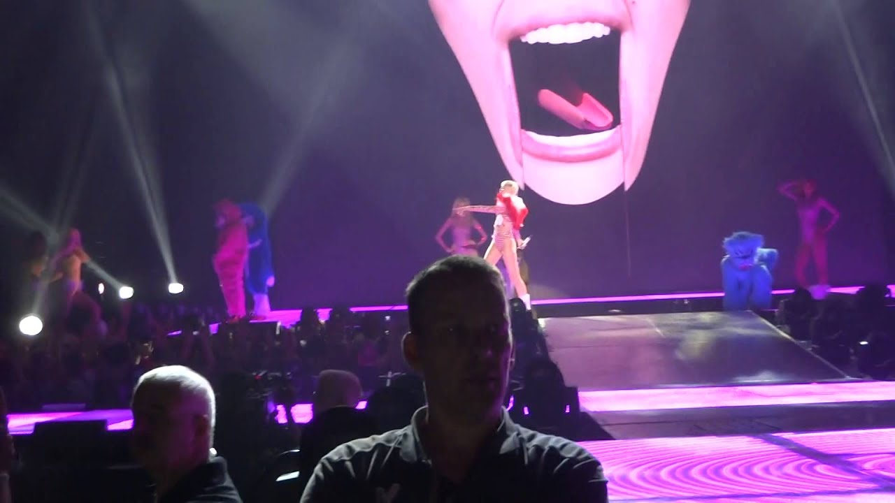 SMS (Bangerz) - Miley Cyrus - Bangerz Tour Anvers