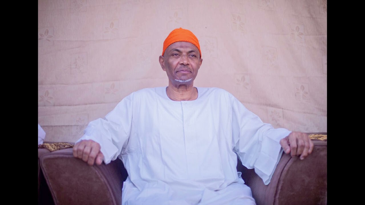 إنى بحق صاحب الديوان مولانا الشيخ محمد الشيخ إبراهيم الشيخ محمد عثمان عبده البرهانى رضى الله عنه