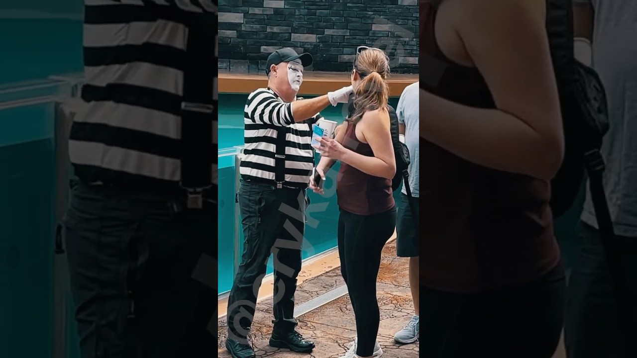 Когда мим Том перевернул всё с ног на голову 😂 #seaworldmime #funny #viral #shorts