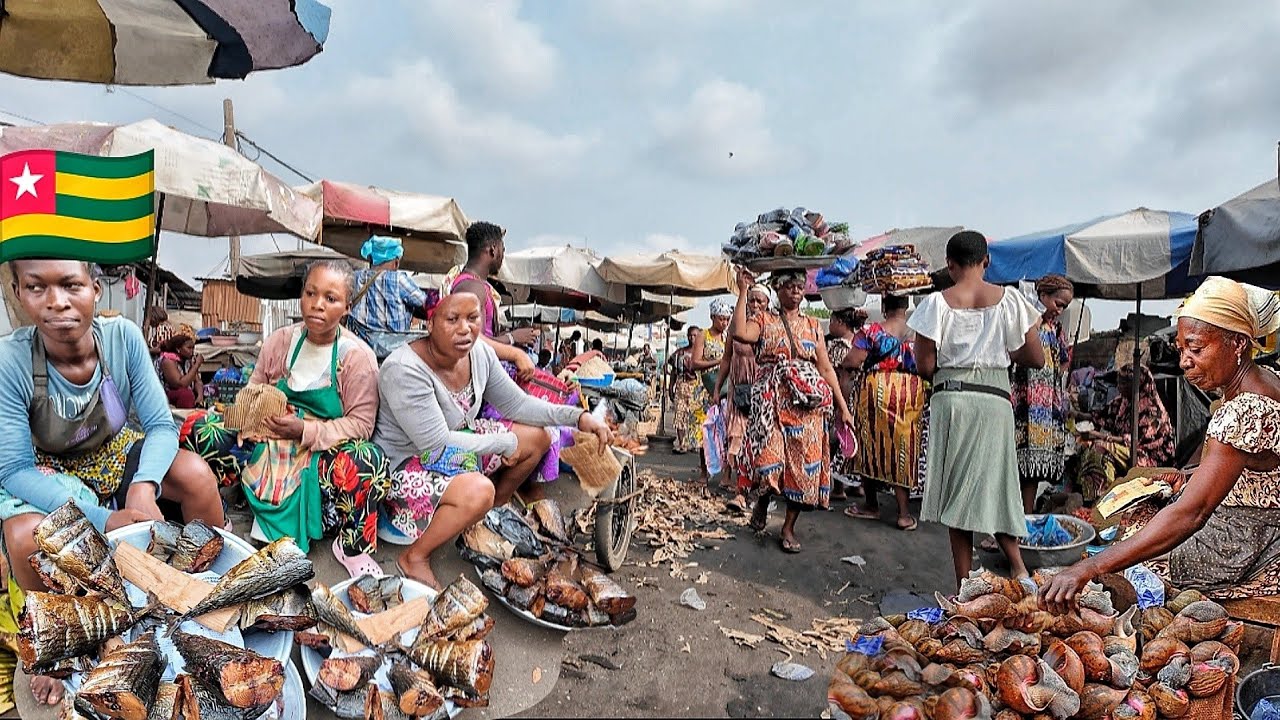 Cost of living in Togo west Africa. My $50 monthly shopping in budget in the cheapest market in lomé