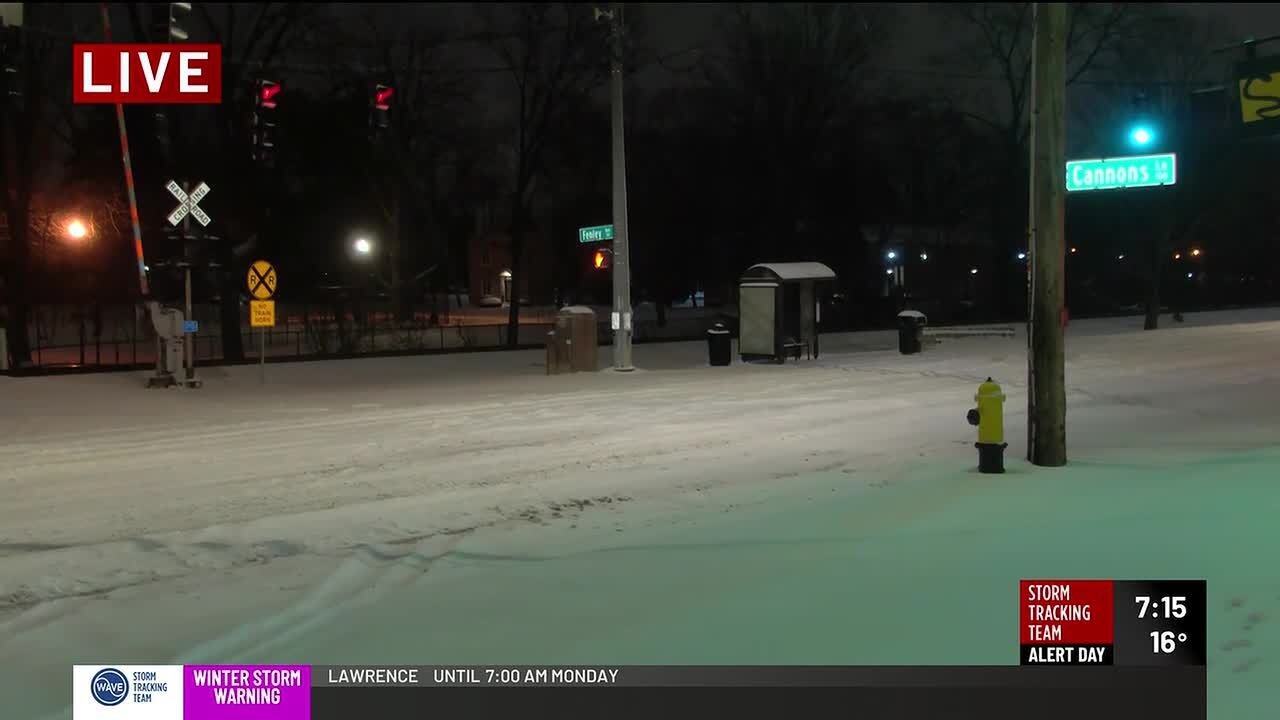 WAVE News Reporter Julia Richardson tracks road conditions in Louisville during winter storm