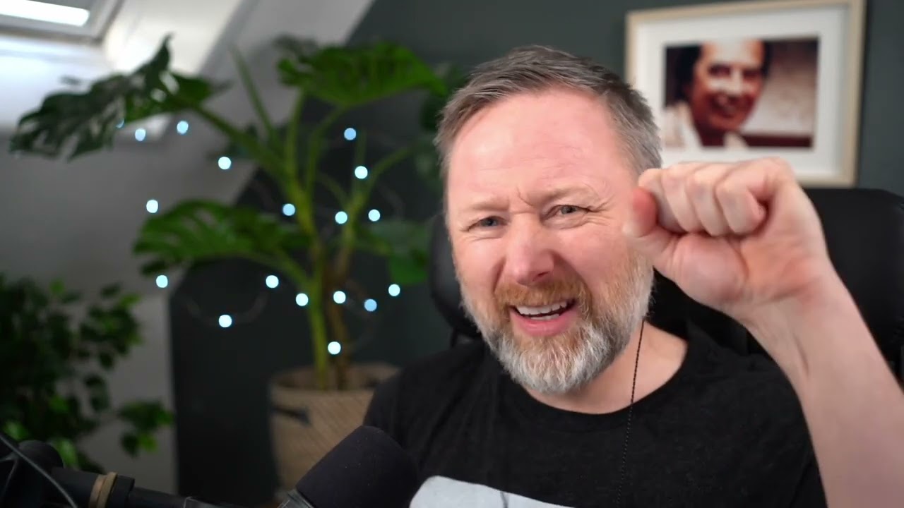 Limmy Improv: Man Picks Up Last Notebook In The Shop [2023-01-20]