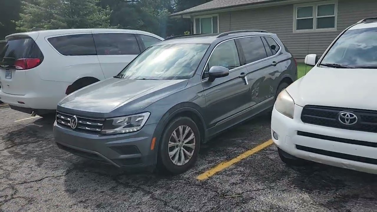 2018 VW Tiguan 2.0T SE Sports Utility 4D SUV 3 Row