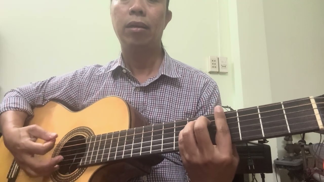 Hướng dẫn guitar đệm hát bolero âm hưỡng dân ca .Xin em đừng khóc vu vy . Intro nhiều cách đệm hay .