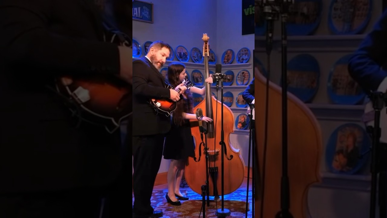 Salty dog blues! #bluegrass #singing #music #walkingbass #uprightbass #18stringsbluegrassband