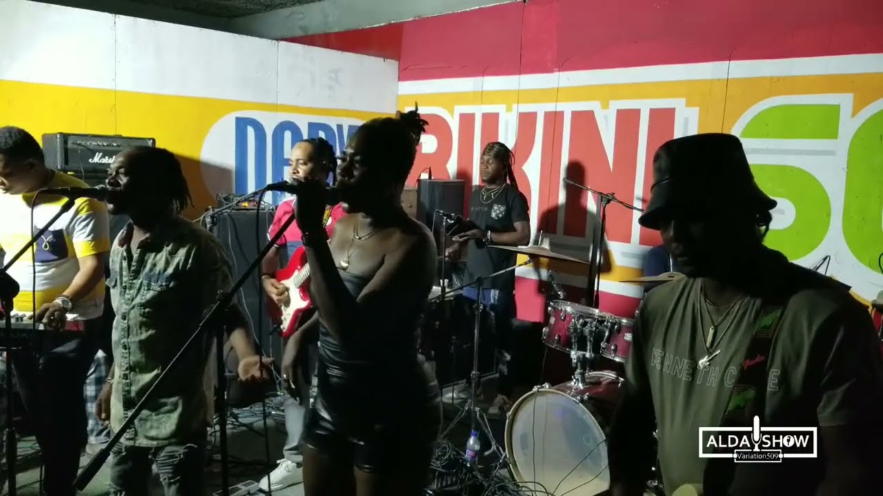 TRIBILASYON (LIVE) MODEL JAZZ FÈ GWO KOZE NAN BIKINI AN AK MIZIK SA !