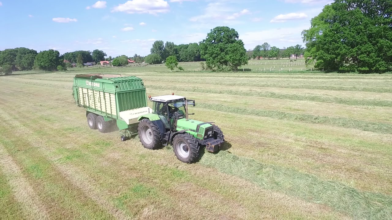 Deutz-Fahr Agrostar 6.81 mit Krone Ladewagen 5XL am Silofahren