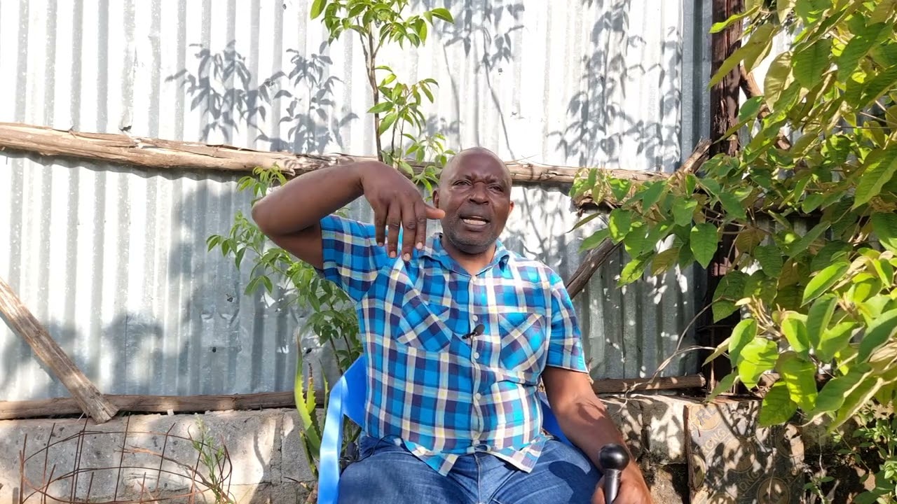 mwana wahika na nyina na atuĩtwo kũrĩa ahikĩte.