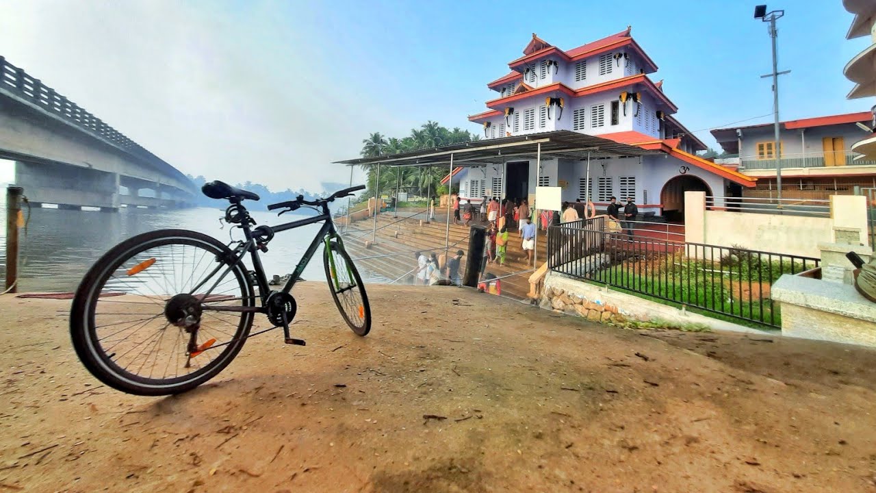 പറശ്ശിനിക്കടവിലേക്ക് കിലോമീറ്ററുകൾ താണ്ടി സൈക്കളിൽ പോയപ്പോൾ | PARASSINIKADAVU TEMPLE RIDE 😍 | KANNUR