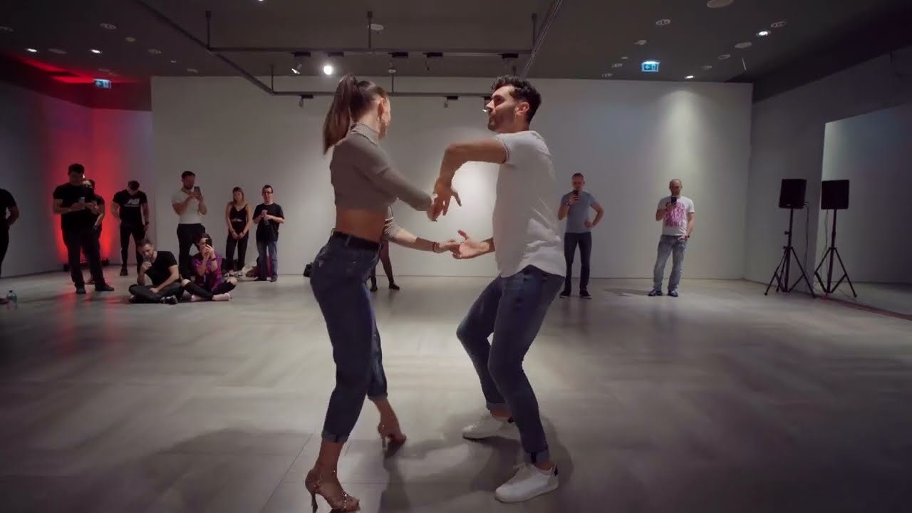 Solo Conmigo (Romeo Santos) - Leandro & Jomante @ YOLO Bachata