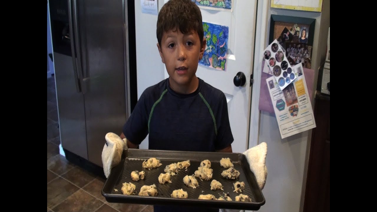 How To Make Chocolate Chip Cookies in 10 Easy Steps