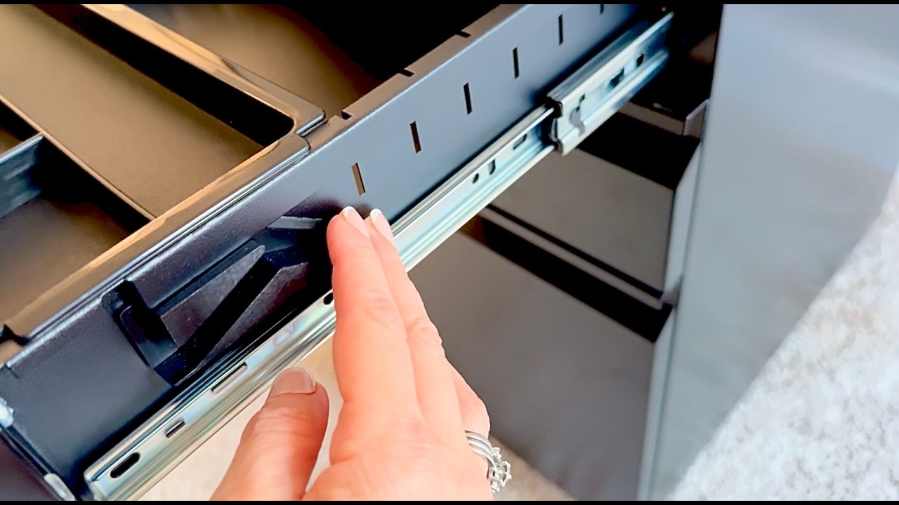 Mount-It! 3 Drawer File Cabinet Lock and Wheels, Fully Assembled Heavy-Duty Steel Rolling
