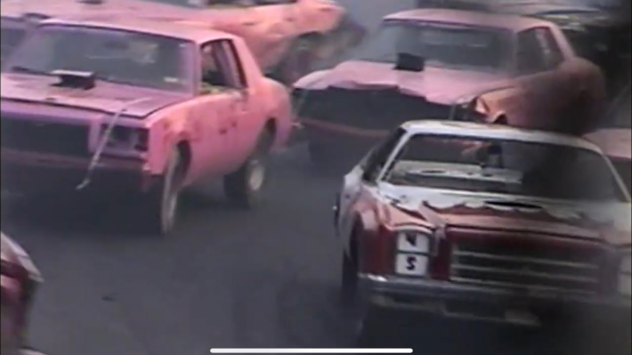 Riverhead Raceway 100 Car Enduro