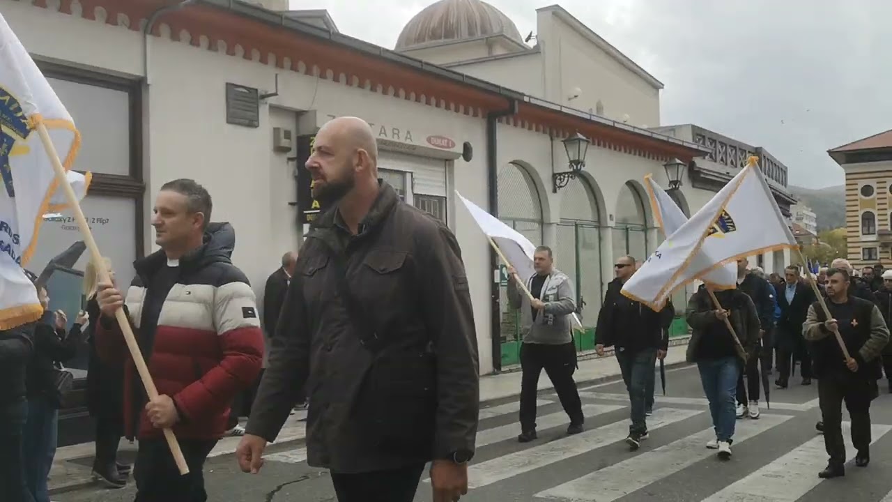 Pogledajte svečani defile za Dan 4. korpusa Armije RBiH