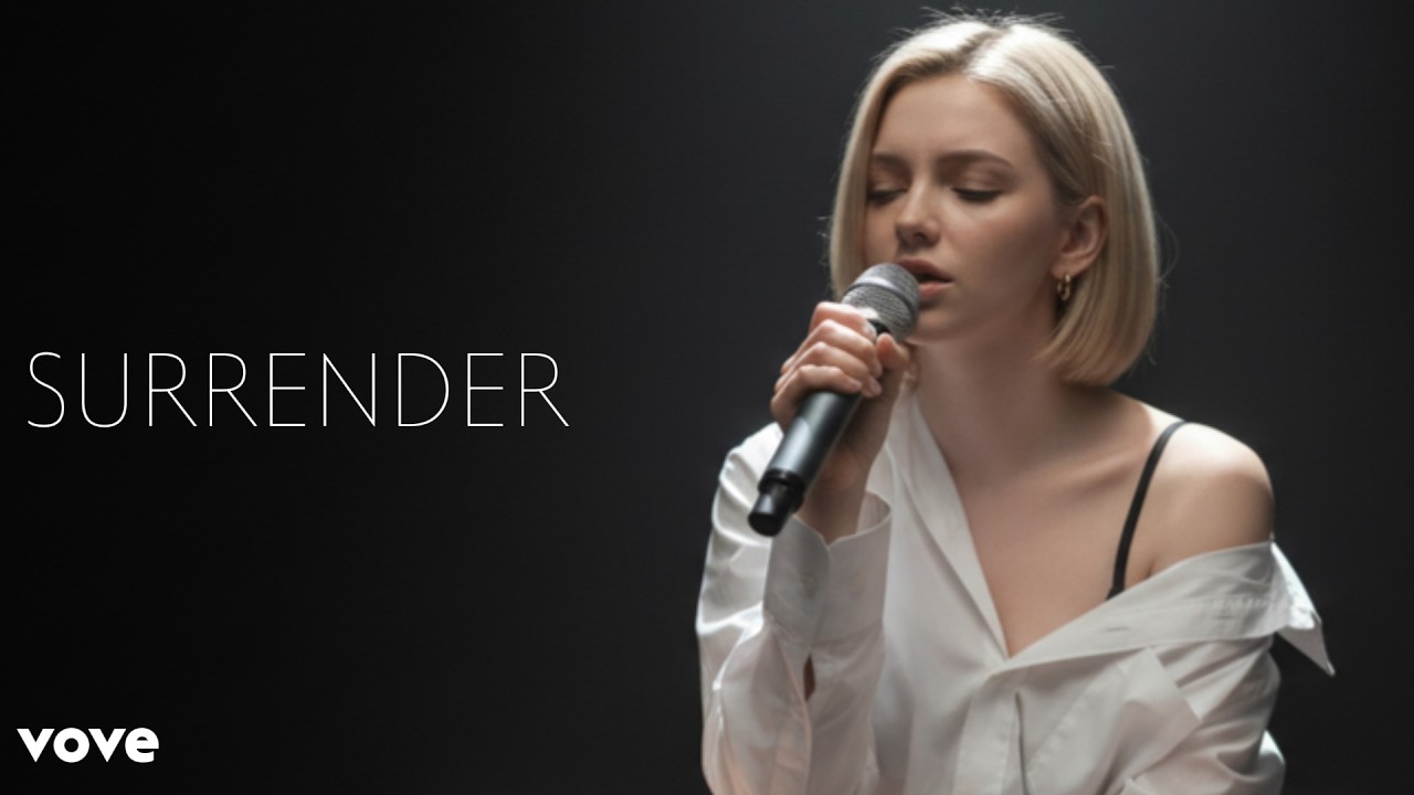 Novi – Surrender (Official Lyric Video)