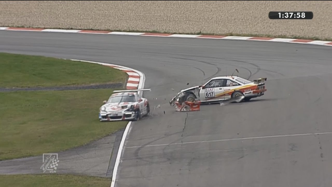 42. DMV M&uuml;nsterlandpokal 2017. N&uuml;rburgring Nordschleife. Volker Strycek & Christopher Br&uuml;ck Crash