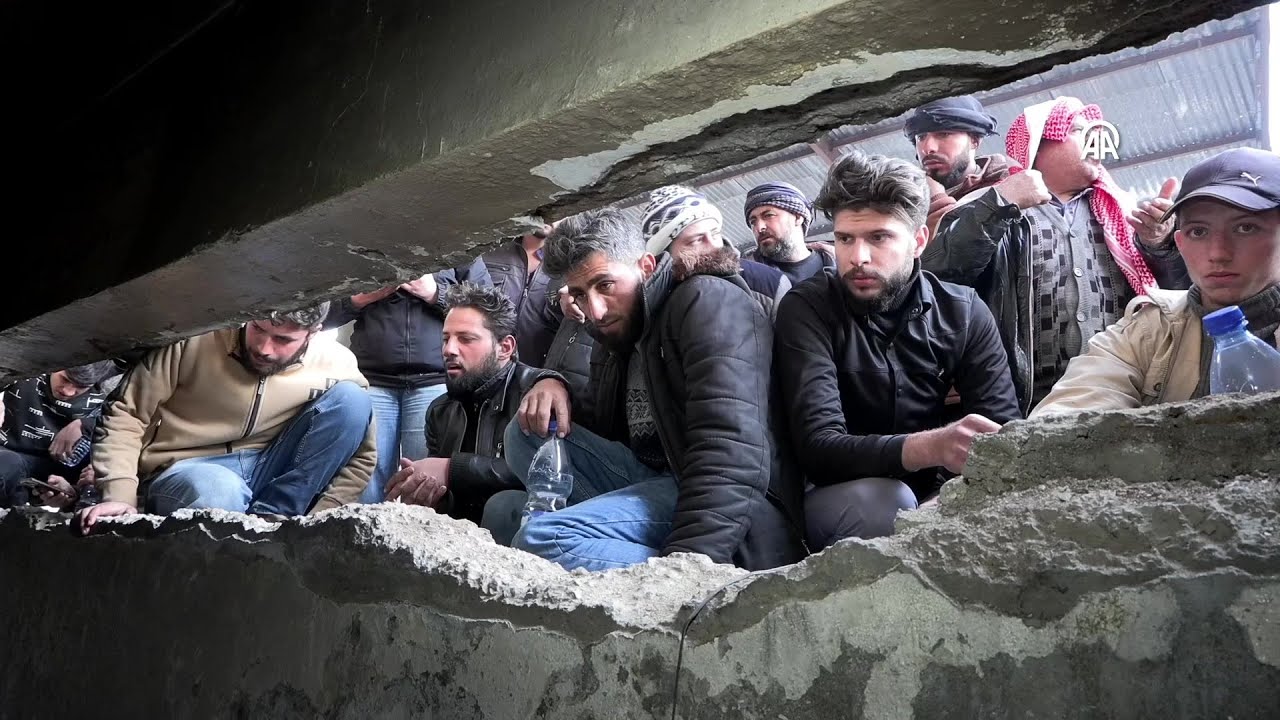 Families continue to wait in Sednaya Prison in the hope of finding their missing relatives (Syria)