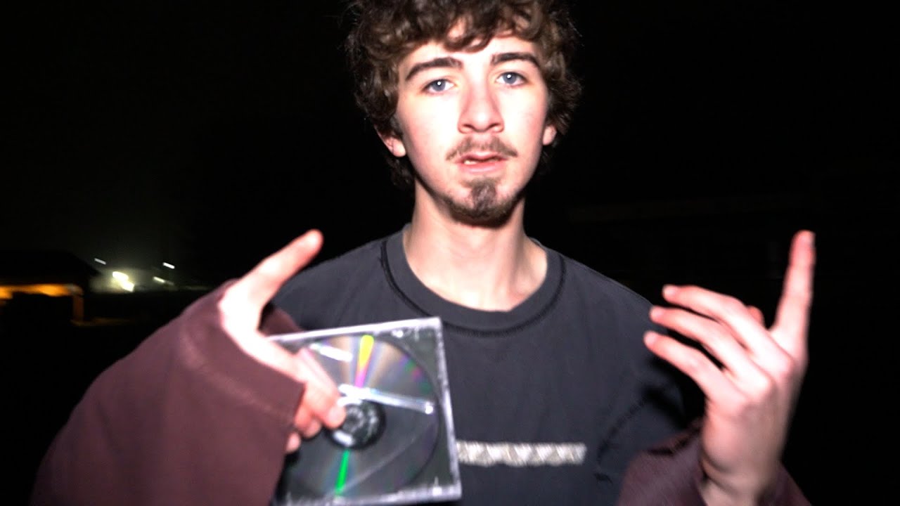 Scott Swayy - when ur alone, who controrts the sky ¿ (Official Video)