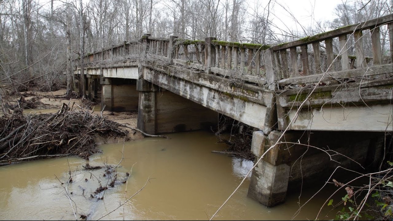 Dangerous Collapsed Bridge! We Walk Across! Abandoned and forgotten, decaying...