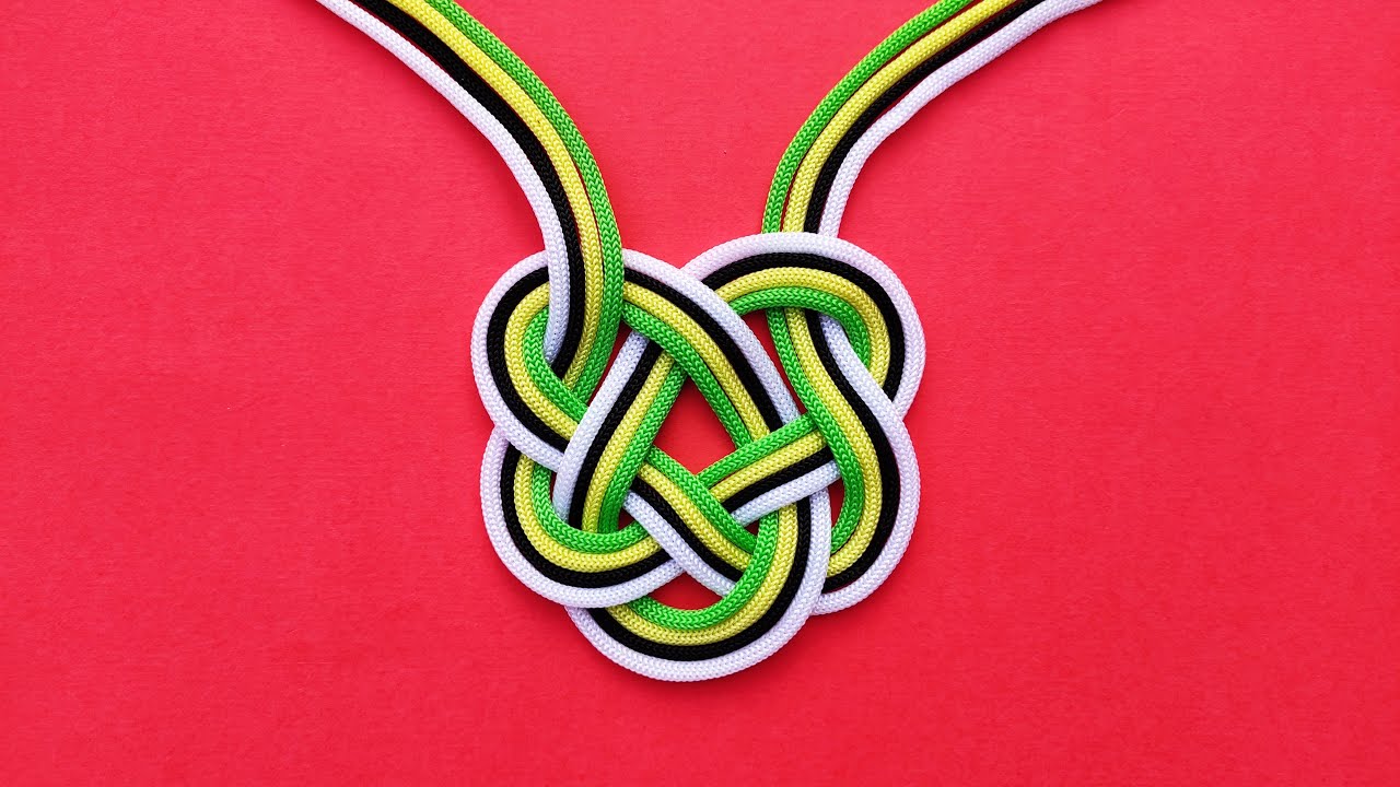 4 Strand Celtic Heart Knot - Paracord Lanyard Knot - Unique Accessories Macrame Necklace Ideas