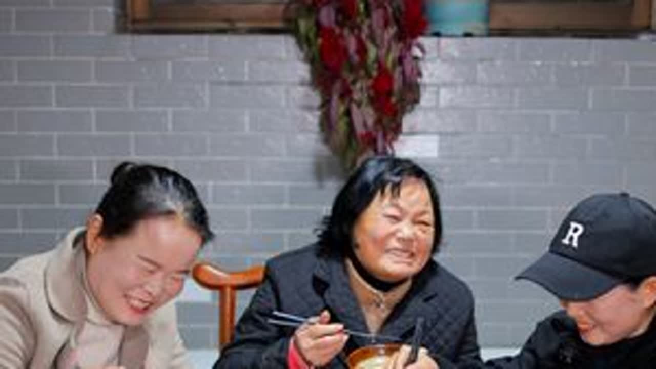腐乳蒸肉，香气四溢。鲜嫩的猪肉与浓郁的腐乳完美融合，入口即化的口感，咸香适中，每一口都让人陶醉，简单的烹饪方式，却能带来极致的美味享受。#美食趣胃计划 #腐乳蒸肉 #记录真实生活 #美食推荐